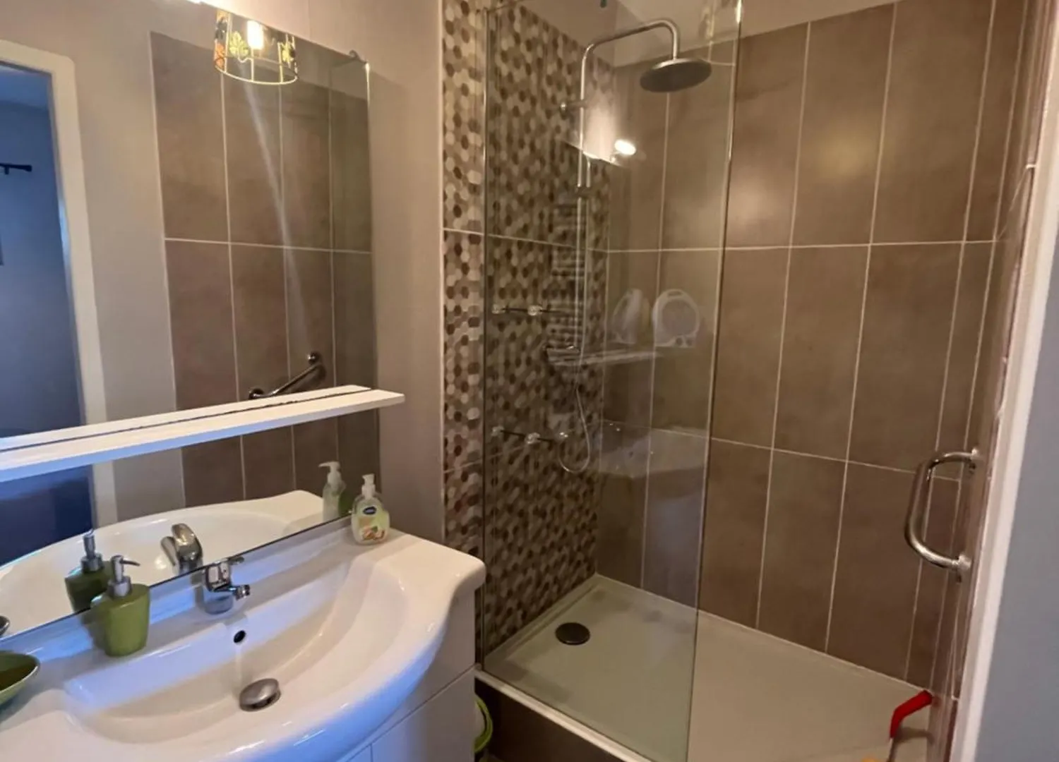 Appartement Studio Cosy Avec Climatisation Et Terrasse Malataverne