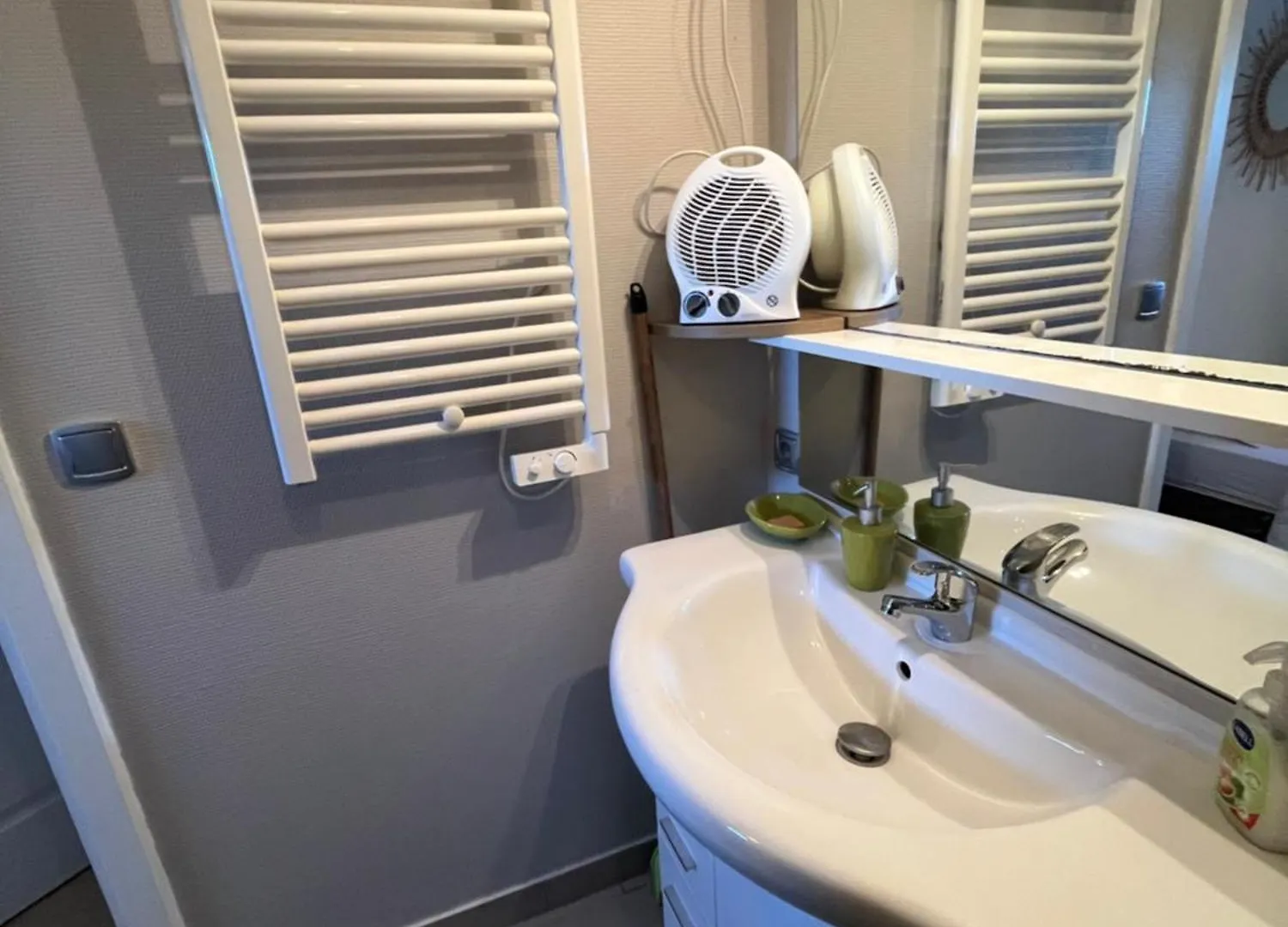 Studio Cosy Avec Climatisation Et Terrasse Malataverne Appartement